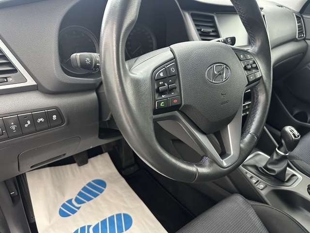 Hyundai Tucson blue Intro Edition 2WD 