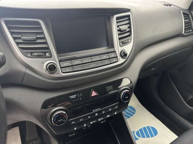 Hyundai Tucson blue Intro Edition 2WD 