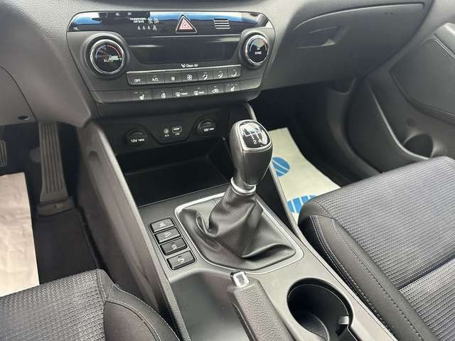 Hyundai Tucson blue Intro Edition 2WD 