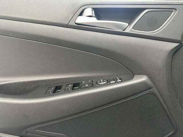 Hyundai Tucson blue Intro Edition 2WD 