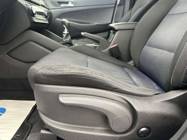 Hyundai Tucson blue Intro Edition 2WD 