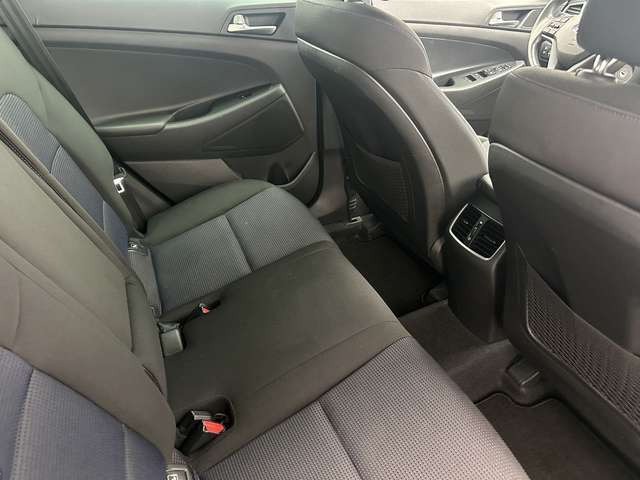 Hyundai Tucson blue Intro Edition 2WD 
