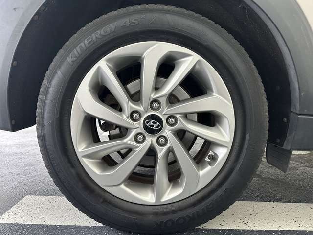 Hyundai Tucson blue Intro Edition 2WD 