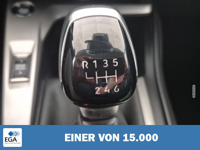 Peugeot 308 SW Allure 1.2 130  SHZ Navi Kamera PDC v+h