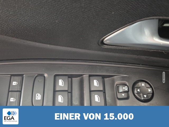 Peugeot 308 SW Allure 1.2 130  SHZ Navi Kamera PDC v+h