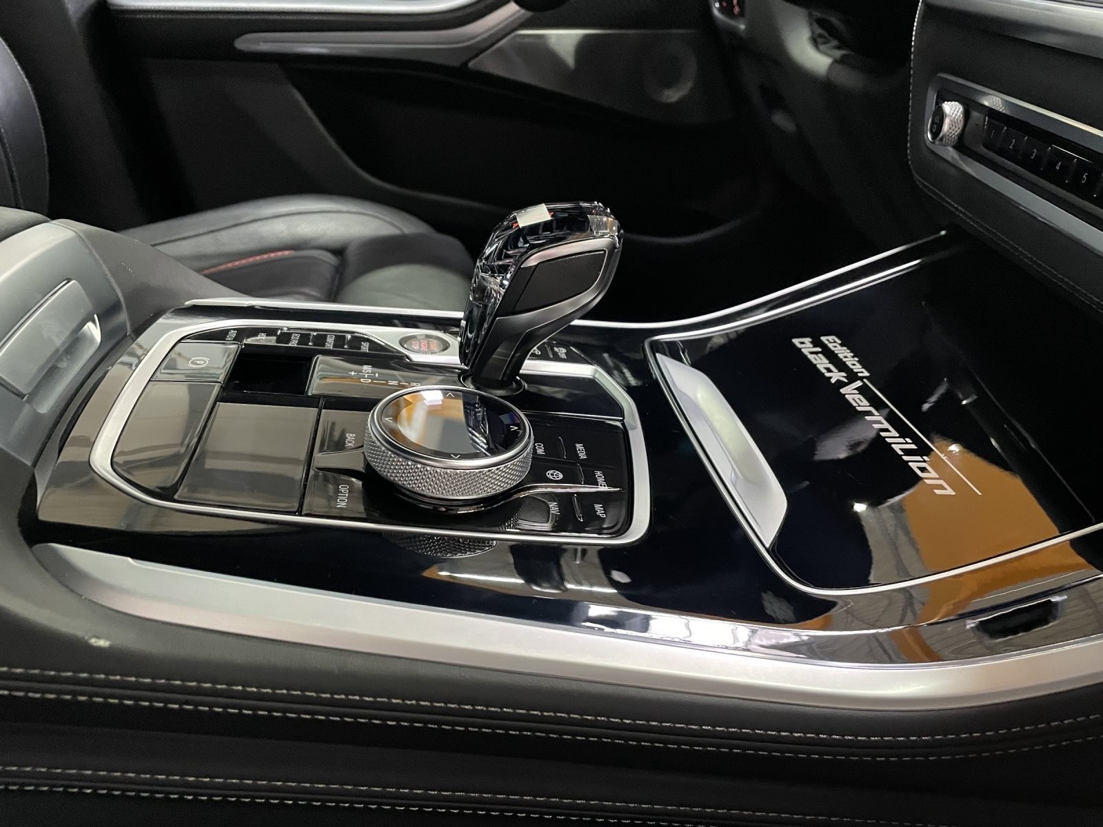 BMW X5 B&W SURROUND HEAD-UP PANO AHK ALU 22