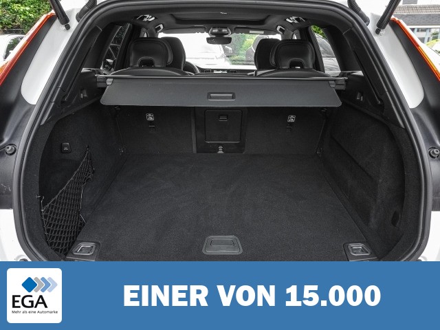 Volvo XC60 Ultimate Dark 2WD HUD Leder Digitales Cockpit Memory Sitze Soundsystem Harm
