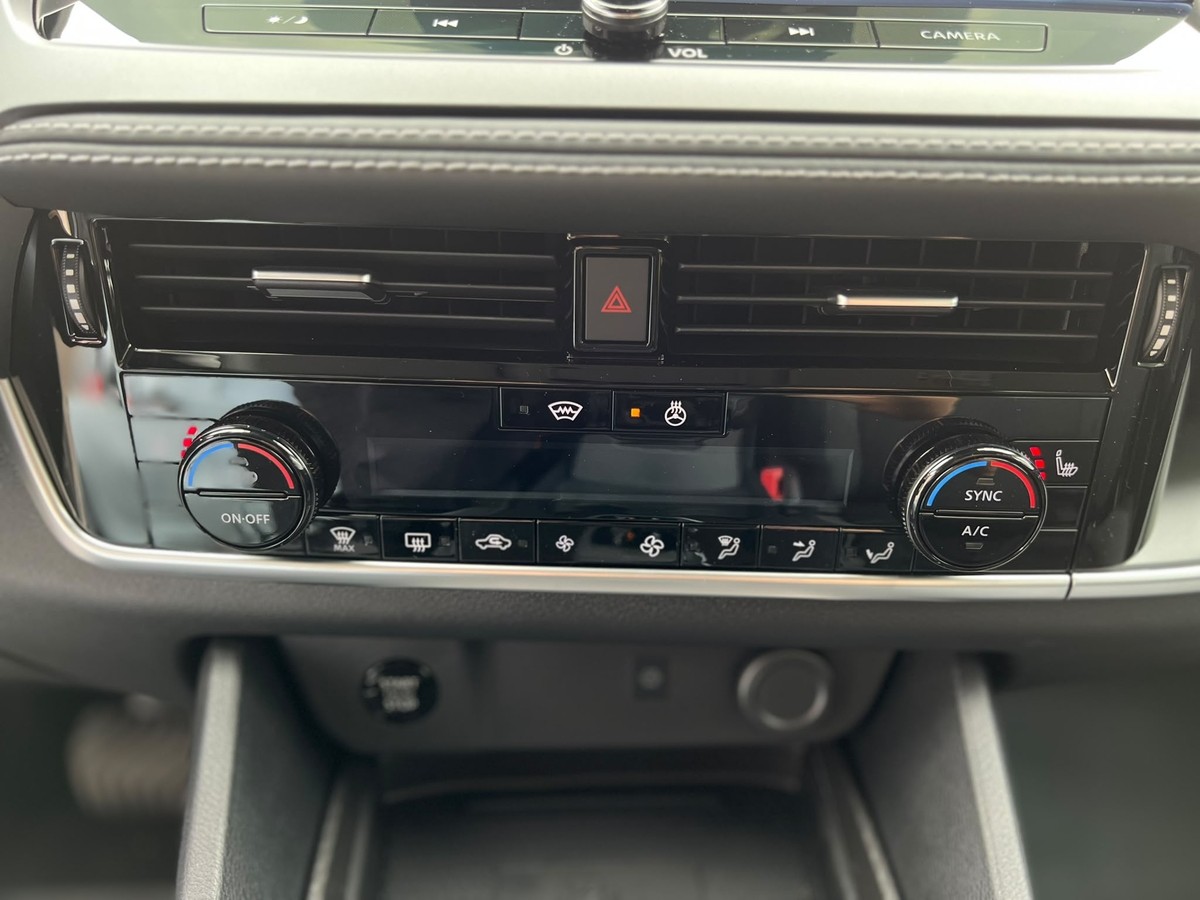 Nissan Qashqai 1.3 DIG-T MHEV N-Connecta - 360°R-Kam - Navi