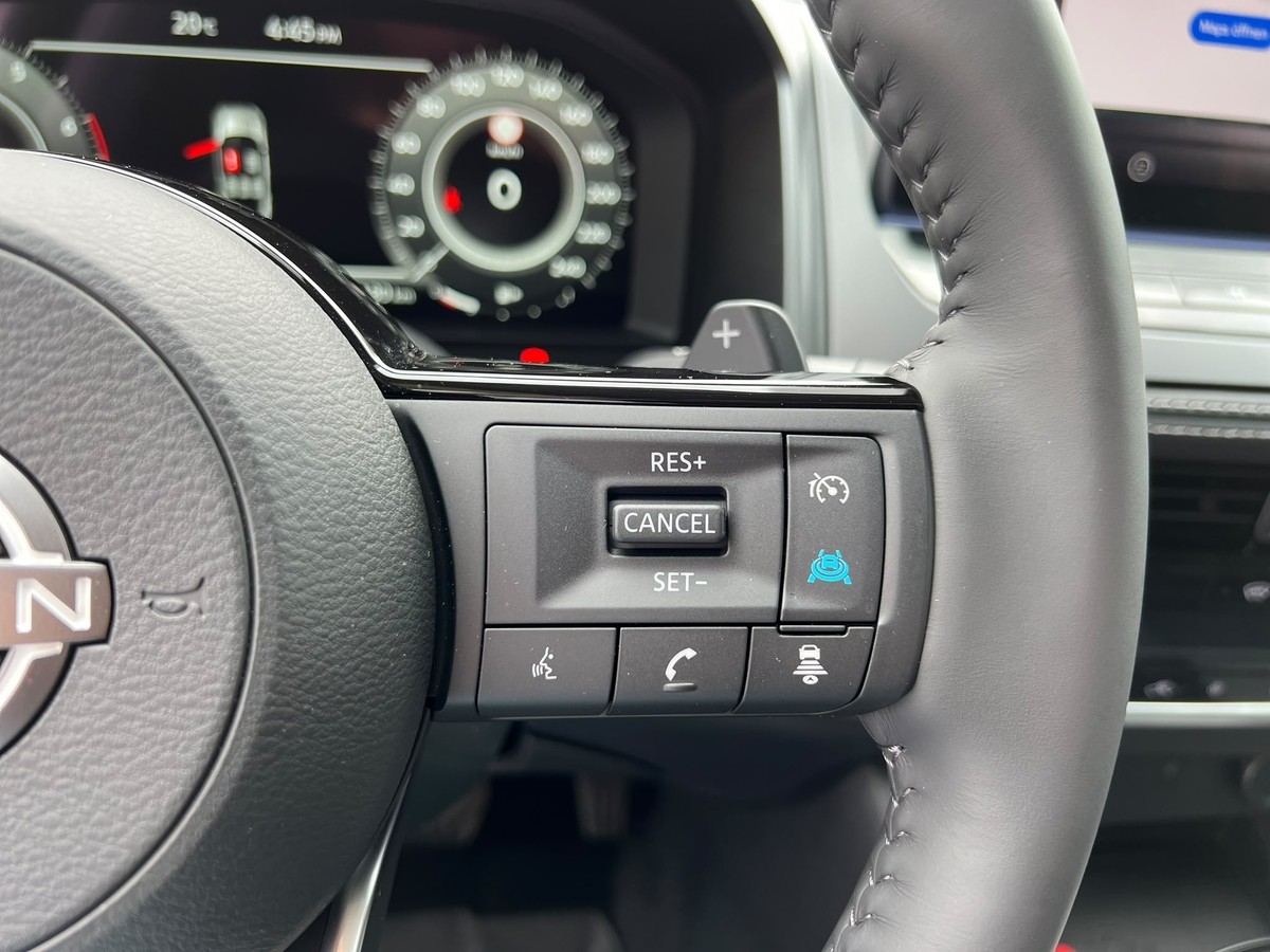 Nissan Qashqai 1.3 DIG-T MHEV N-Connecta - 360°R-Kam - Navi