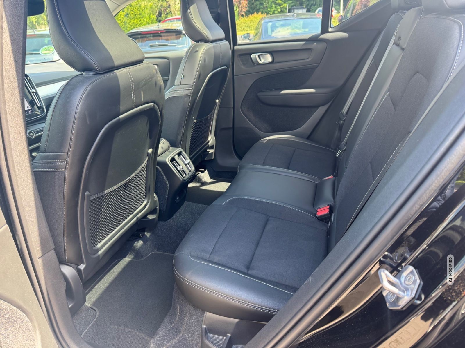 Volvo XC40 XC40 MomentPro AWDLederNavi LED Pano Lane VOLL