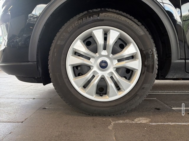 Ford Kuga Cool & Connect 1.5 EcoBoost +LED+PDC+SZH+NAVI+M&S+
