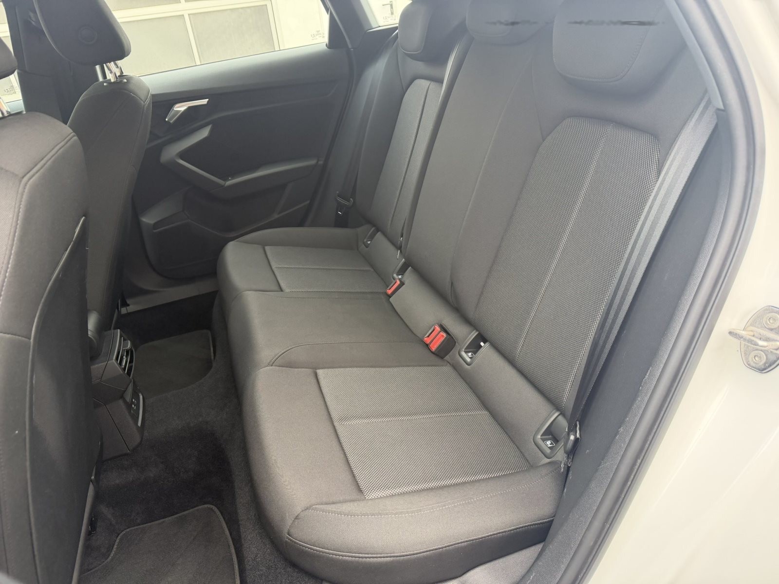 Audi A3 Sportback 40 TFSI e basis Fahrassistenz Infotaiment SHZ PDC