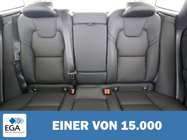 Volvo XC60 Plus Dark Recharge Plug-In Hybrid AWD T8 Twin Engine EU6d AD StandHZG AHK d
