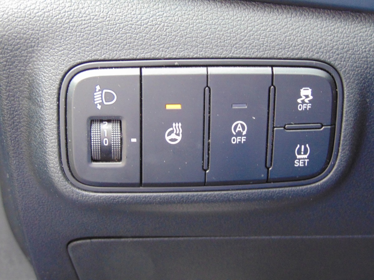 Hyundai Bayon 1.2 Select 2WD Sitzhzg. - R.Kam - PDC - Te.mat - Kl.au