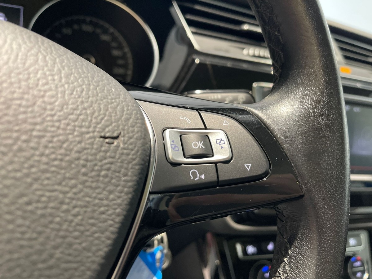Volkswagen Touran 1.4TSI PANO LED 3-Z-Klima