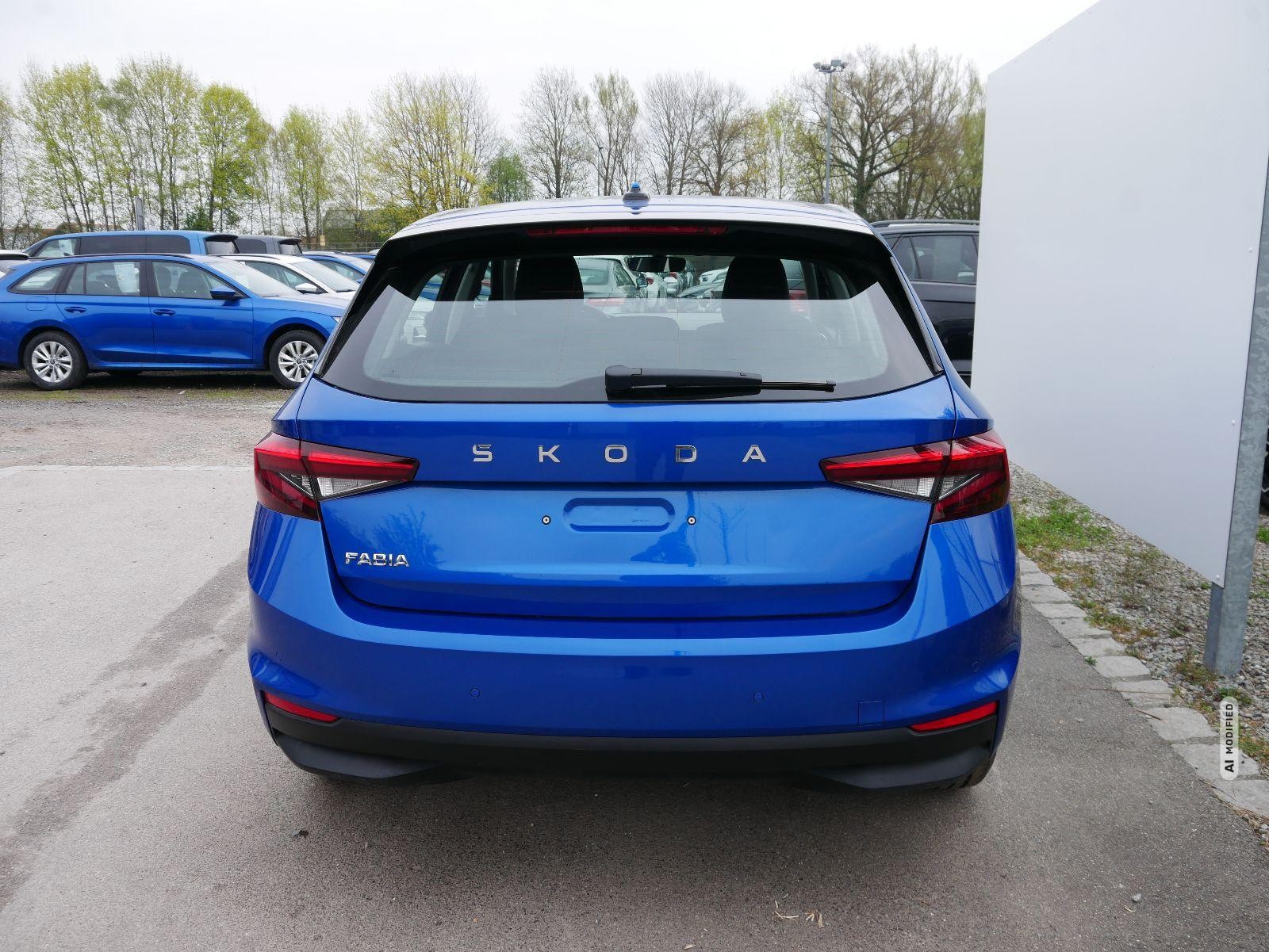 Skoda Fabia Selection 1.0 TSI *LED*PDC-HI*SMARTLINK*SHZ*BLUETOOTH*FRONT-ASSIST