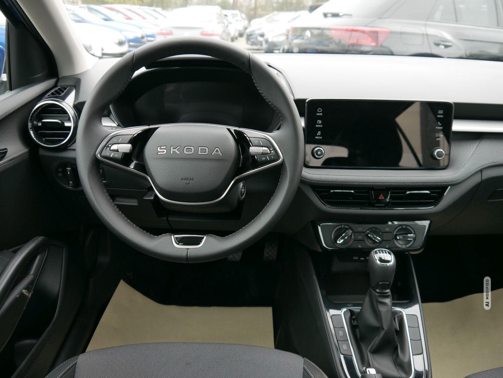 Skoda Fabia Selection 1.0 TSI *LED*PDC-HI*SMARTLINK*SHZ*BLUETOOTH*FRONT-ASSIST