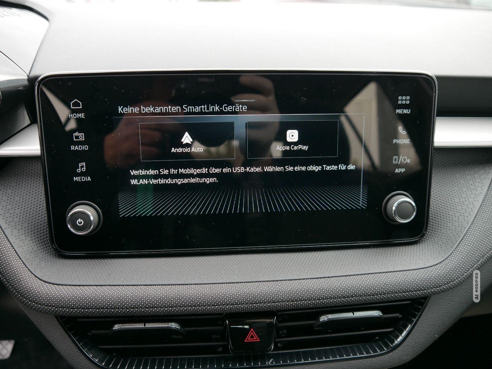 Skoda Fabia Selection 1.0 TSI *LED*PDC-HI*SMARTLINK*SHZ*BLUETOOTH*FRONT-ASSIST