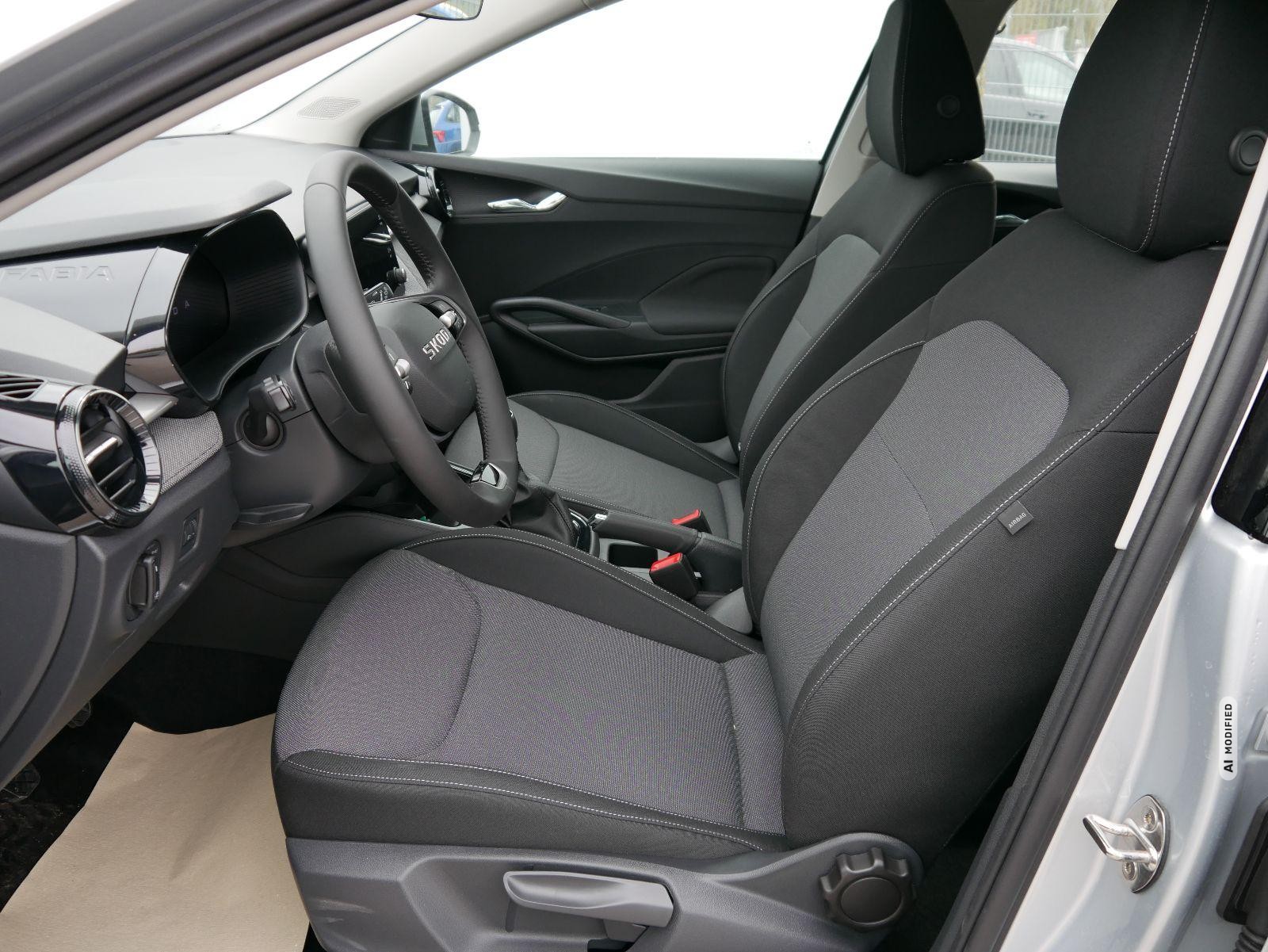 Skoda Fabia Selection 1.0 TSI *LED*PDC-HI*SMARTLINK*SHZ*BLUETOOTH*FRONT-ASSIST