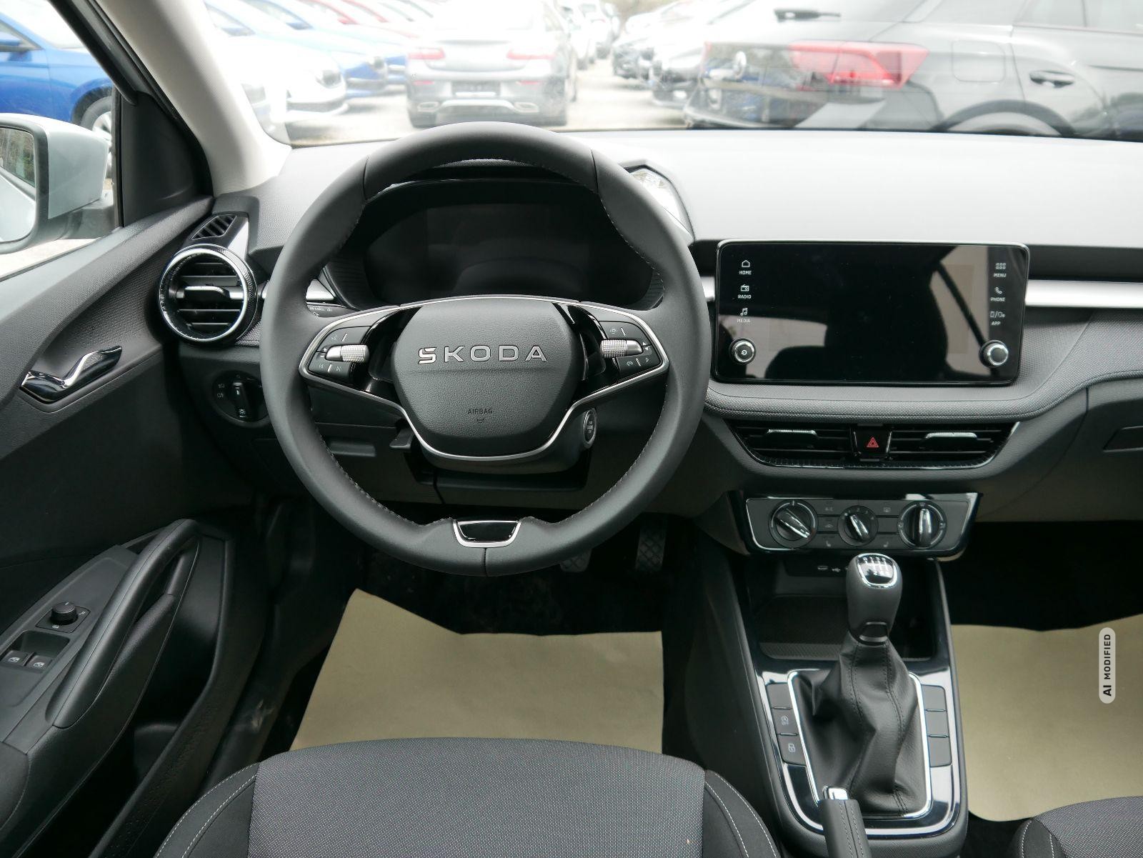 Skoda Fabia Selection 1.0 TSI *LED*PDC-HI*SMARTLINK*SHZ*BLUETOOTH*FRONT-ASSIST