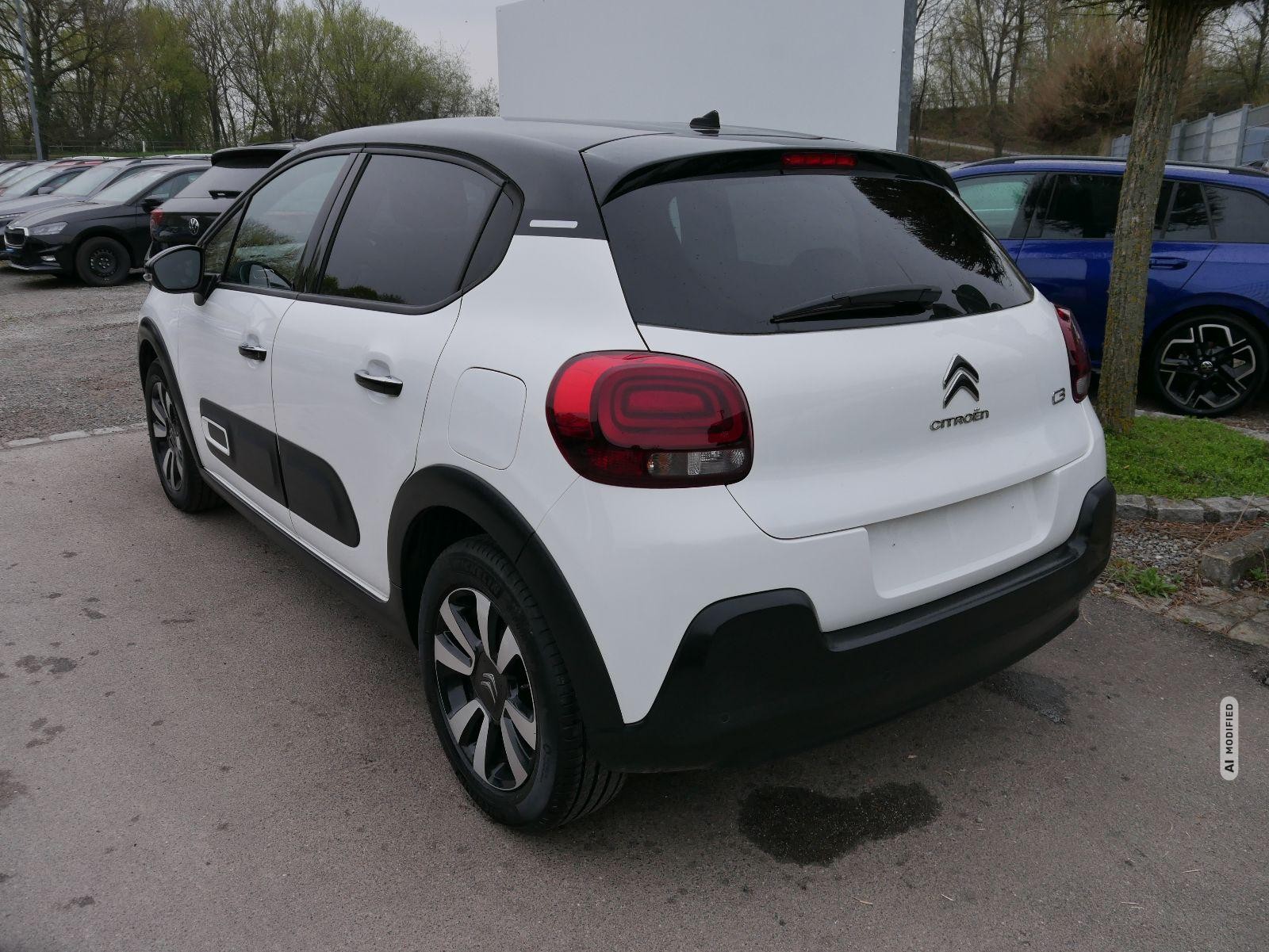 Citroën C3 PureTech Shine*KEYLESS-GO*PDC-HINTEN*TEMPOMAT*SMARTLINK*LED*KLIMA