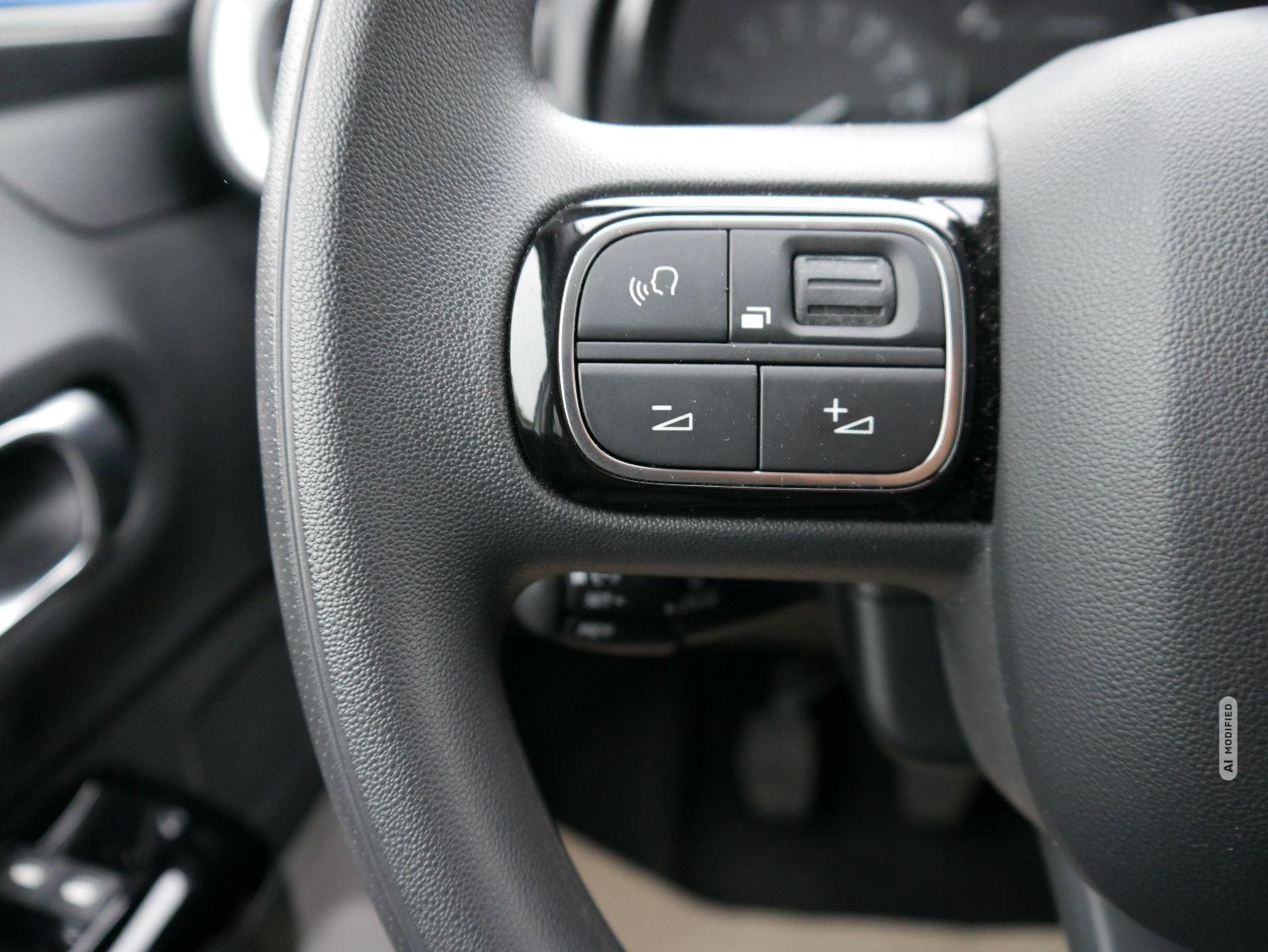 Citroën C3 PureTech Shine*KEYLESS-GO*PDC-HINTEN*TEMPOMAT*SMARTLINK*LED*KLIMA