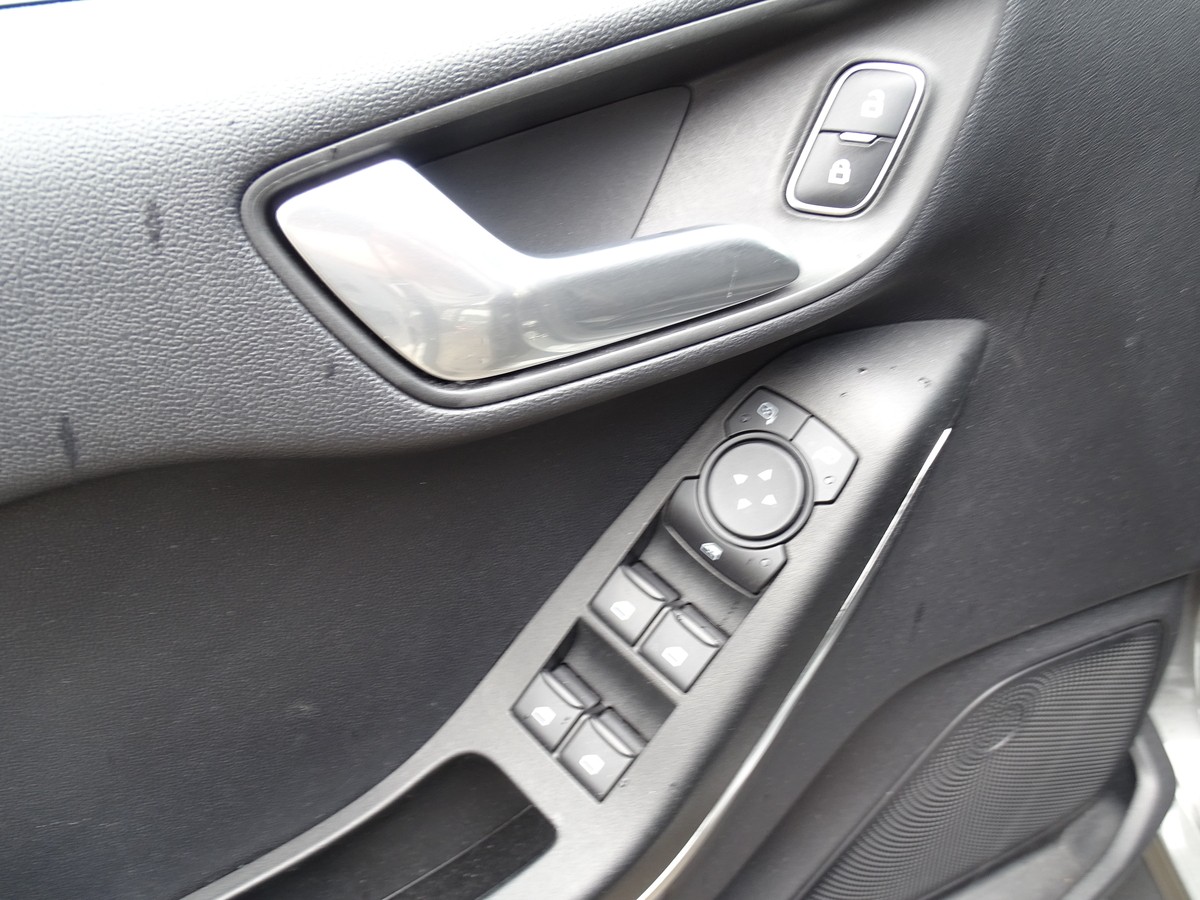 Ford Fiesta 1.0 EcoBoost Hybrid Titanium Automatik