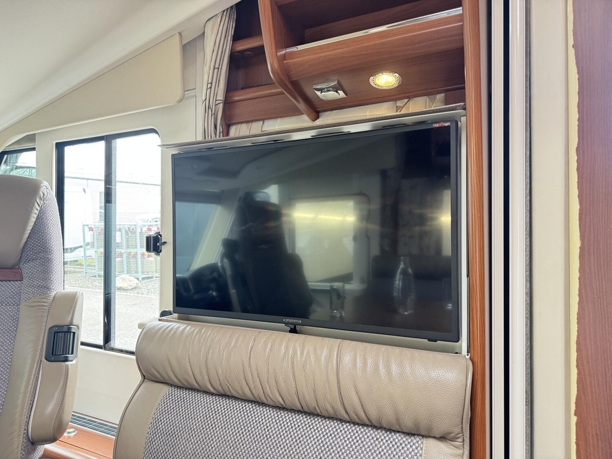 Carthago Andere Hubstützen+Autark+Alde+Sat TV+Backofen