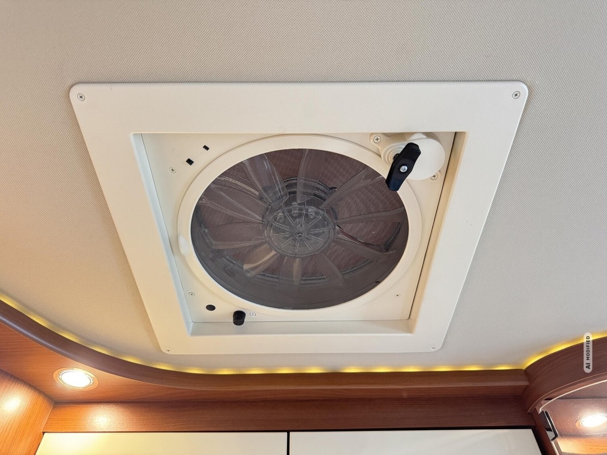 Carthago Chic e-line I 50      Hubstützen+Autark+Alde+Sat TV+Backofen