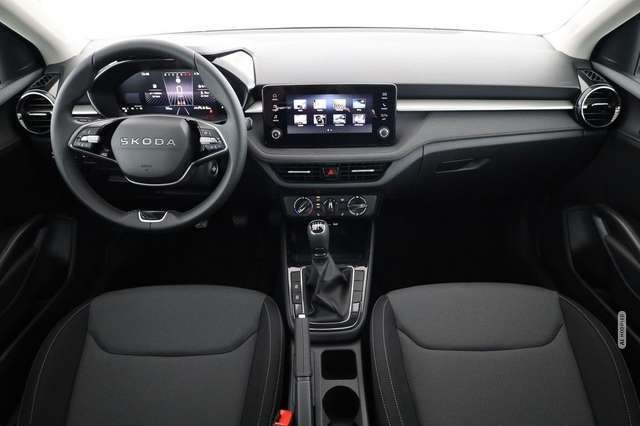 Skoda Fabia 1.0 TSI Selection, AHK, Tempomat, Ladeboden, Park,