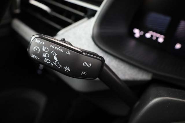 Skoda Kamiq 1.0 TSI DSG Selection, AHK, Matrix, Kamera, Ladebo