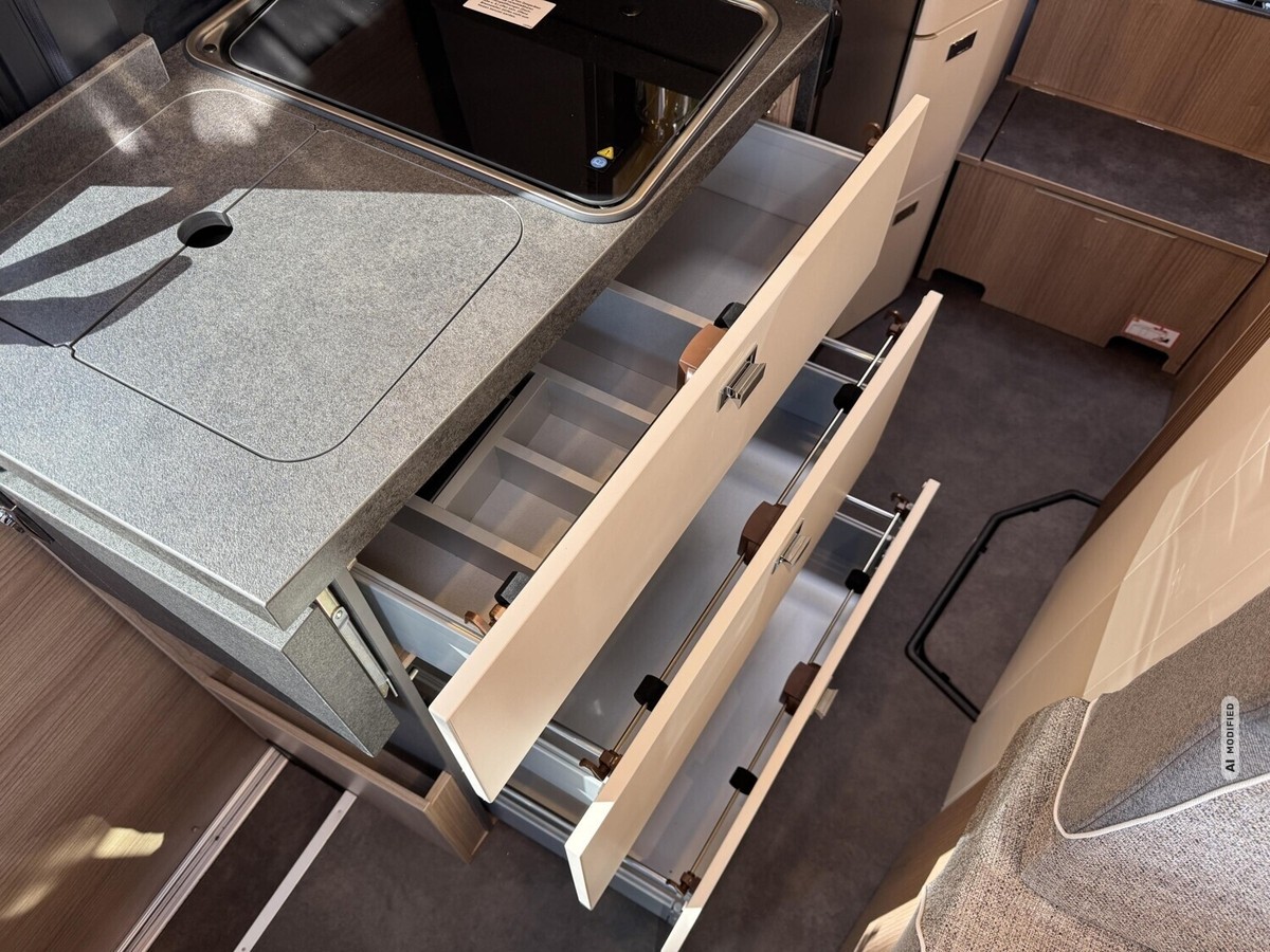 Malibu Genius 641 LE Dieselh+Markise+LED+ACC