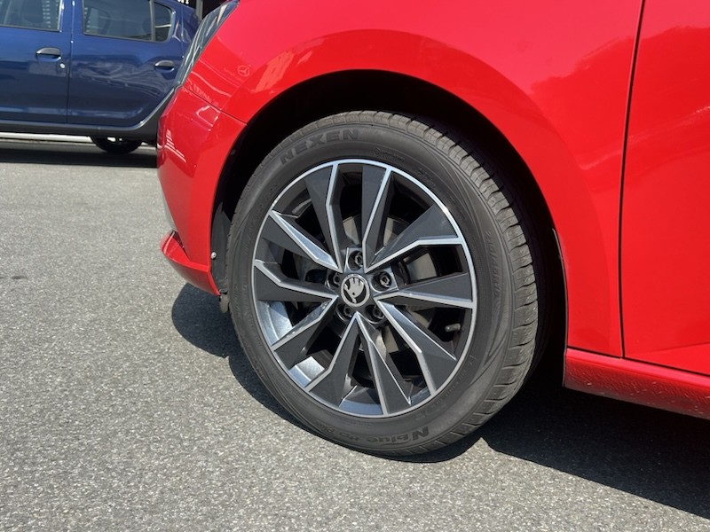 Skoda Fabia 1.0 MPI EDITION KLIMA*SHZG*NAVI*ALU*PDC* 1 HAND