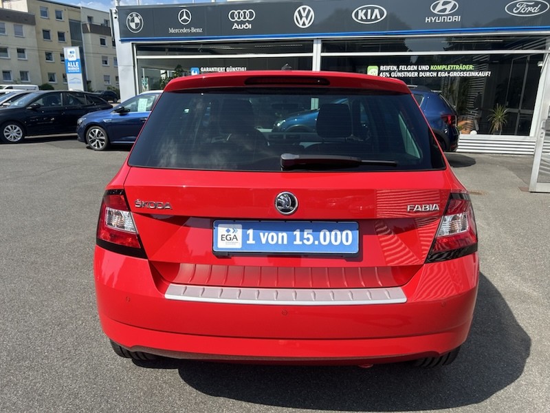 Skoda Fabia 1.0 MPI EDITION KLIMA*SHZG*NAVI*ALU*PDC* 1 HAND