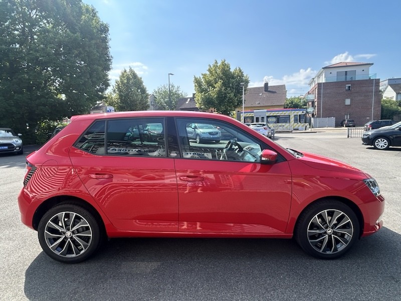 Skoda Fabia 1.0 MPI EDITION KLIMA*SHZG*NAVI*ALU*PDC* 1 HAND