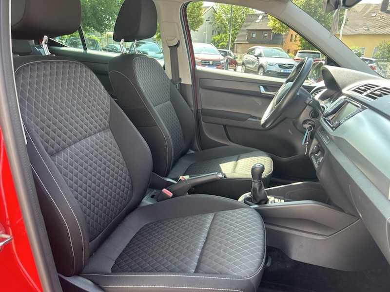 Skoda Fabia 1.0 MPI EDITION KLIMA*SHZG*NAVI*ALU*PDC* 1 HAND