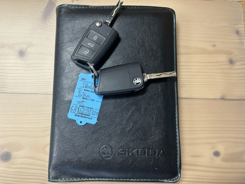 Skoda Fabia 1.0 MPI EDITION KLIMA*SHZG*NAVI*ALU*PDC* 1 HAND