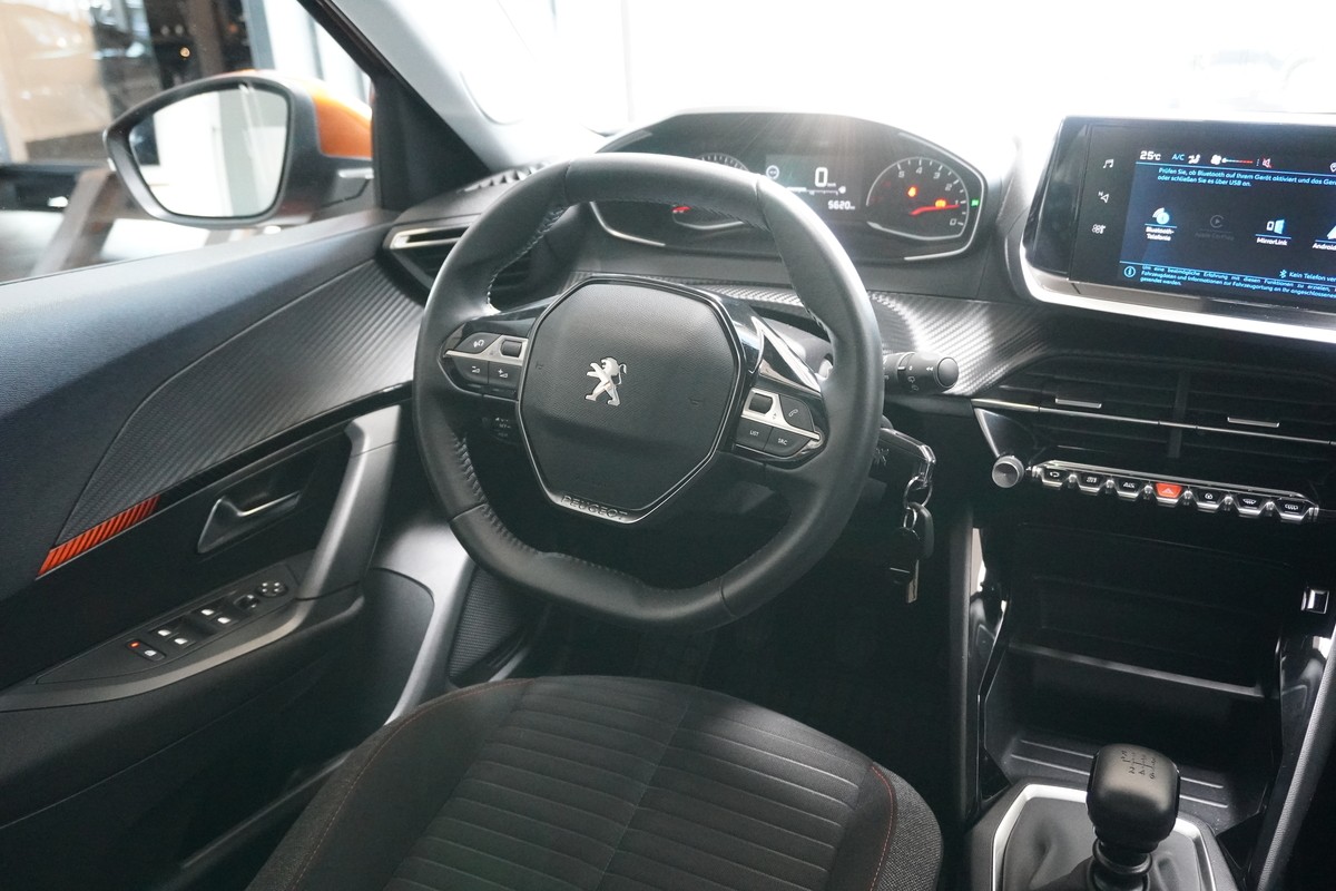 Peugeot 2008 1.5 BlueHDi 110 Active R.Cam Temp CarPlay
