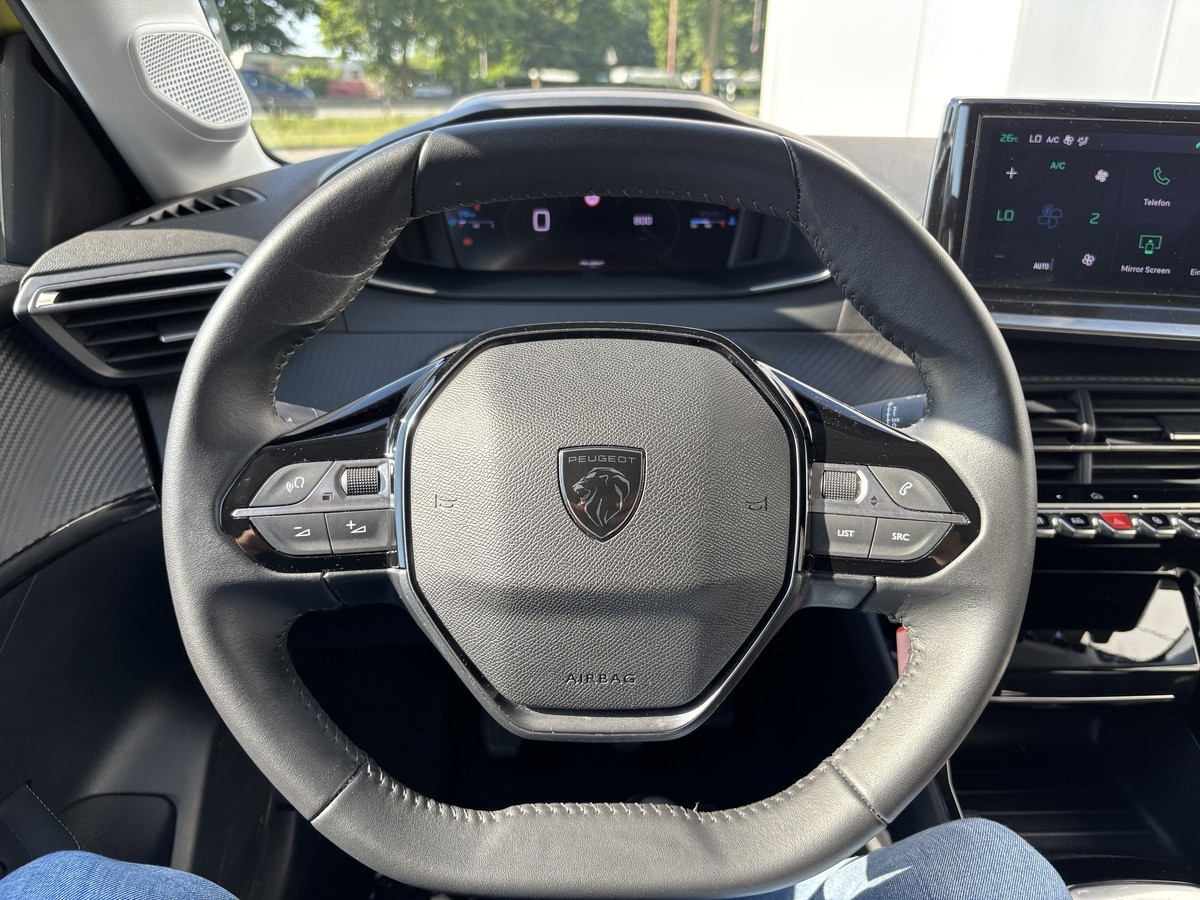 Peugeot 208 Klimaautomatik*CarPlay*Einparkhilfe 