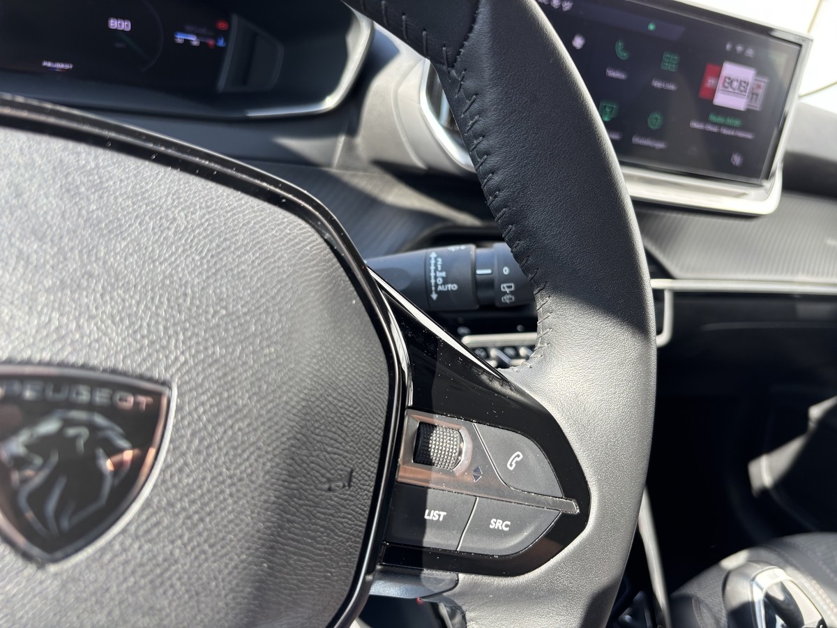 Peugeot 208 Klimaautomatik*CarPlay*Einparkhilfe 