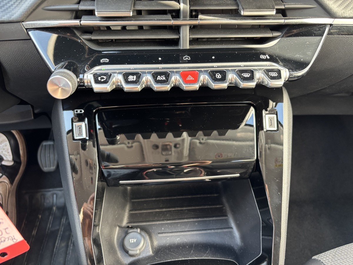 Peugeot 208 Klimaautomatik*CarPlay*Einparkhilfe 