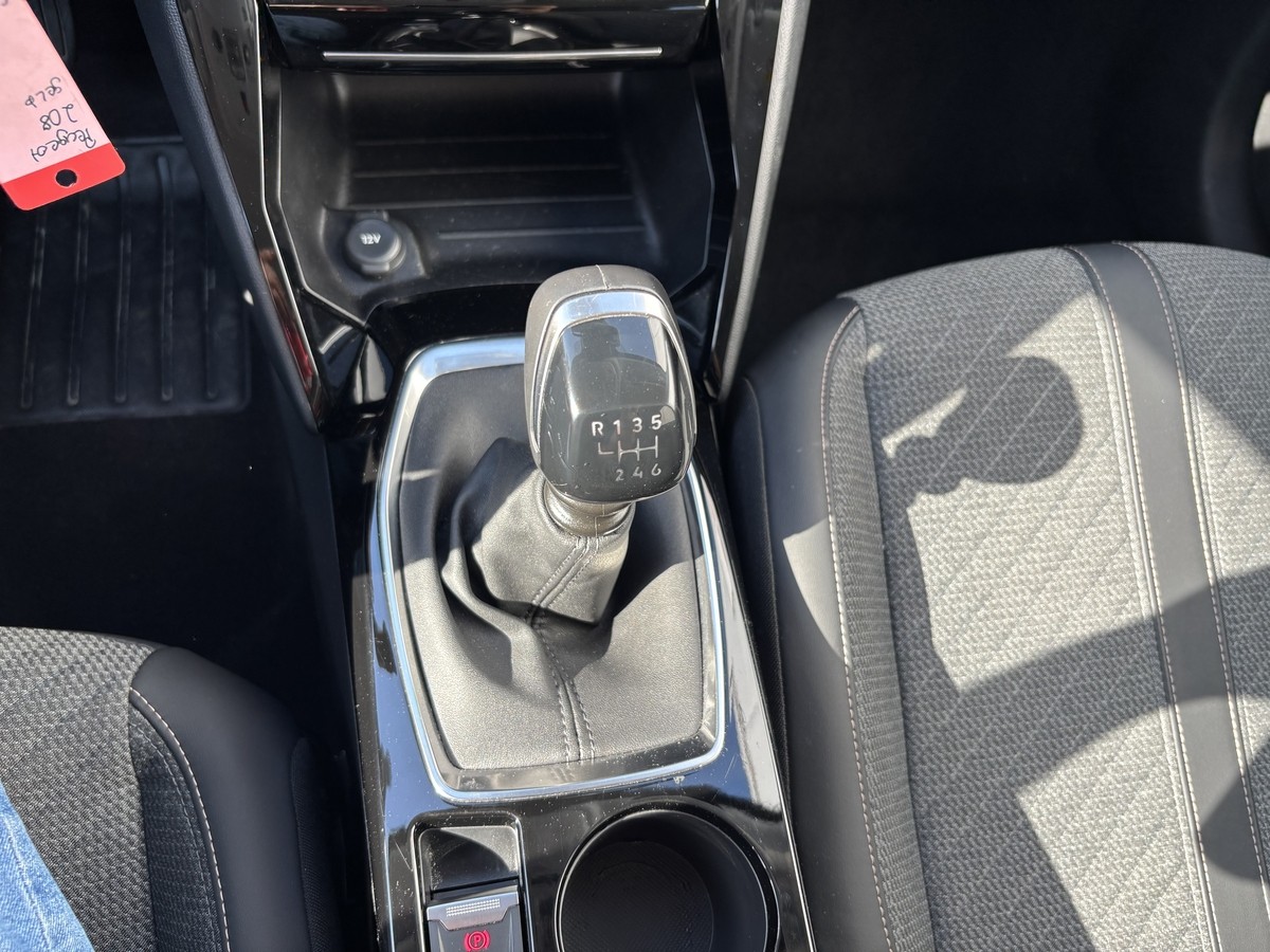 Peugeot 208 Klimaautomatik*CarPlay*Einparkhilfe 