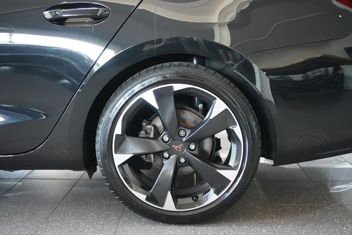 Cupra Leon Sportstourer 1.4 e-HYBRID LED ACC R.Cam