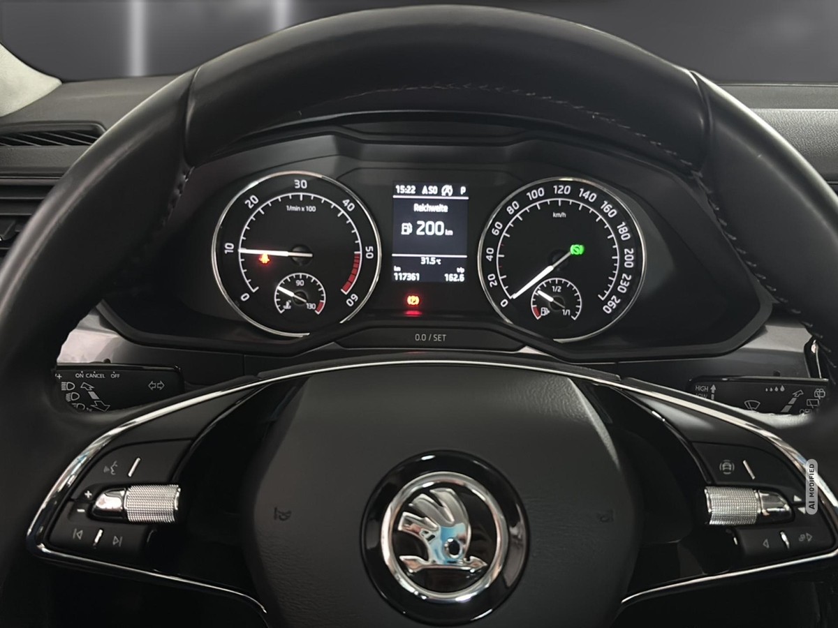 Skoda Superb Combi 2.0 TDI LED* SHZ* AHZV* DSG*