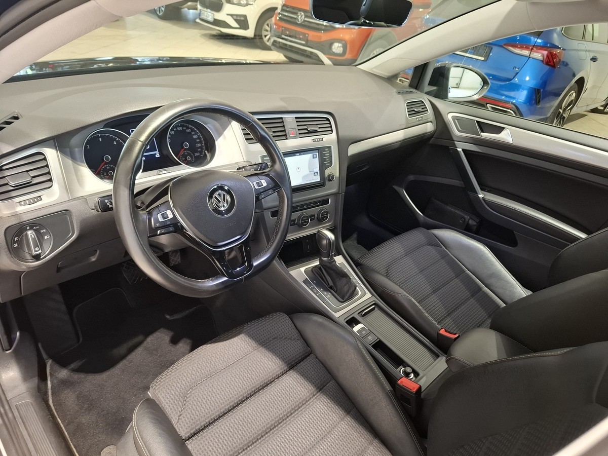 Volkswagen Golf 1.6 TDI DSG Highline Navi Xenon Kamera