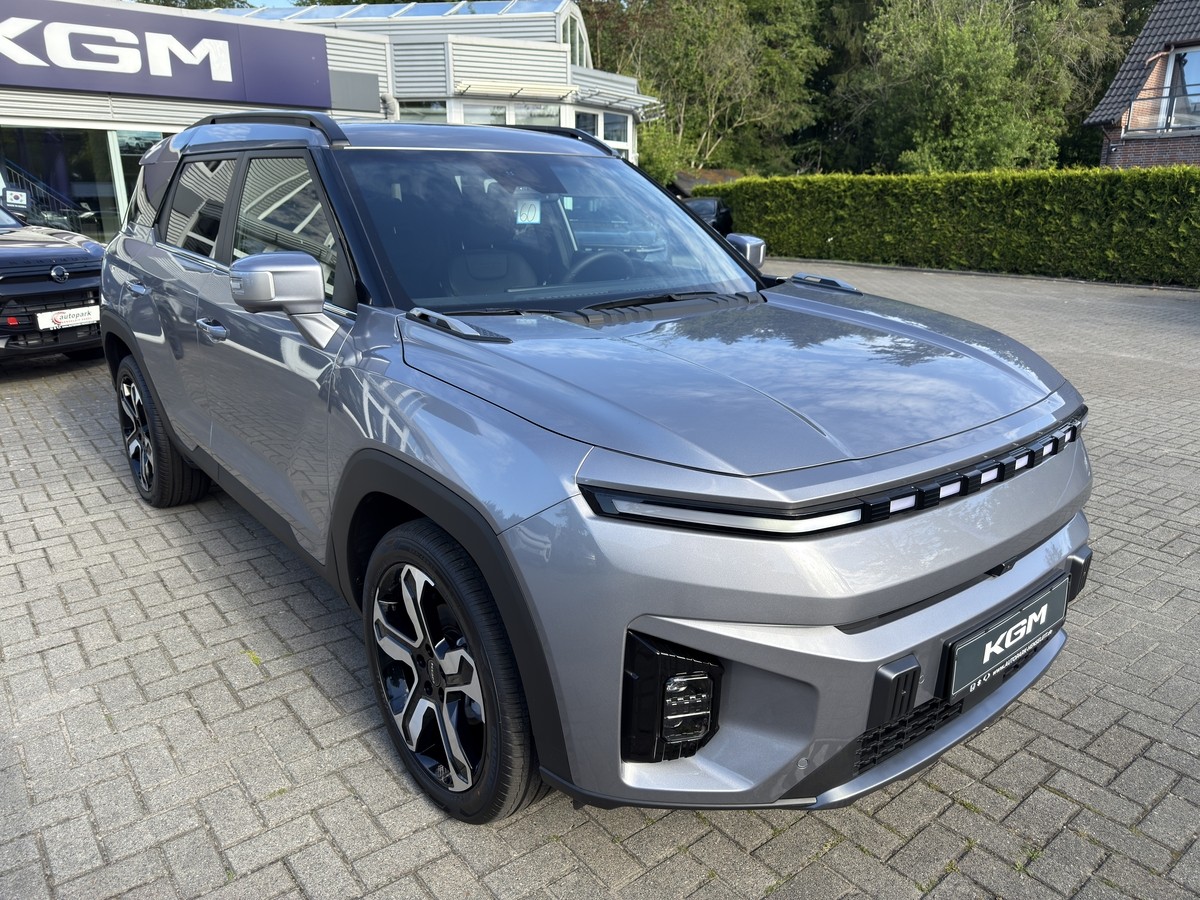 KGM Torres EVX Lux