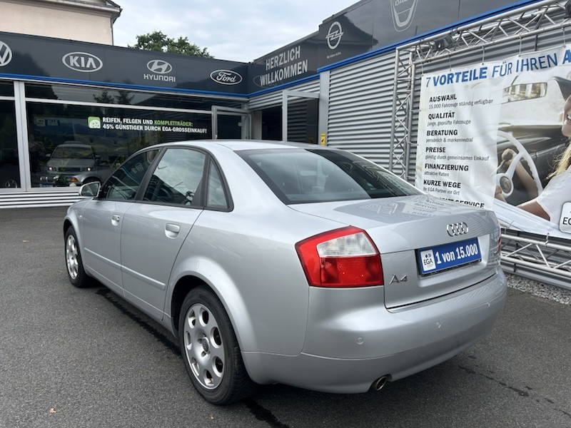 Audi A4 1.6 LIM KLIMA*RCD*SHZG*TEMPOMAT*ALU*PDC