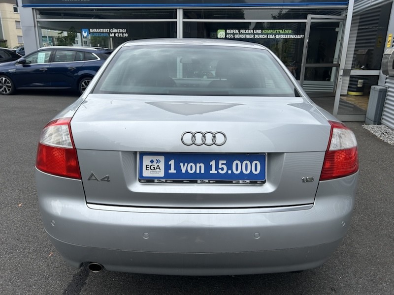 Audi A4 1.6 LIM KLIMA*RCD*SHZG*TEMPOMAT*ALU*PDC