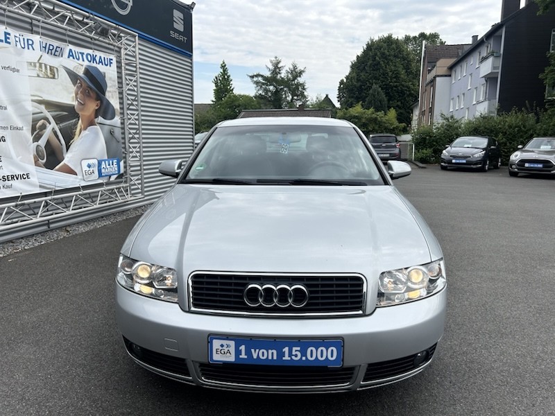 Audi A4 1.6 LIM KLIMA*RCD*SHZG*TEMPOMAT*ALU*PDC