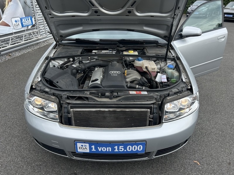 Audi A4 1.6 LIM KLIMA*RCD*SHZG*TEMPOMAT*ALU*PDC